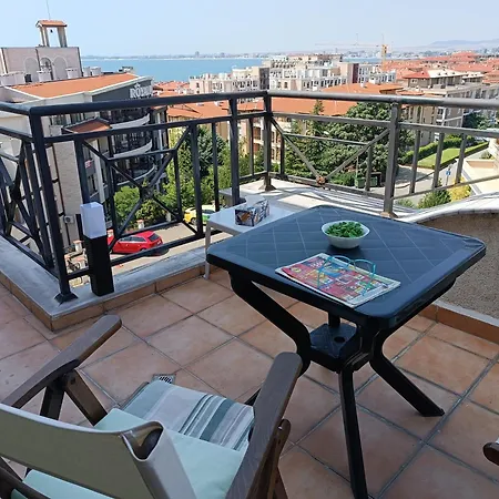 Rooftop Sea View Apartmán *